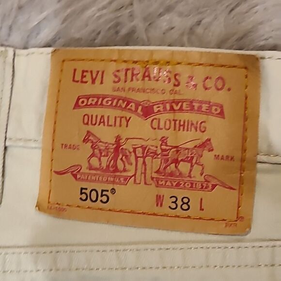 Levi's mens khaki cotton shorts size 38 - Picture 4 of 5